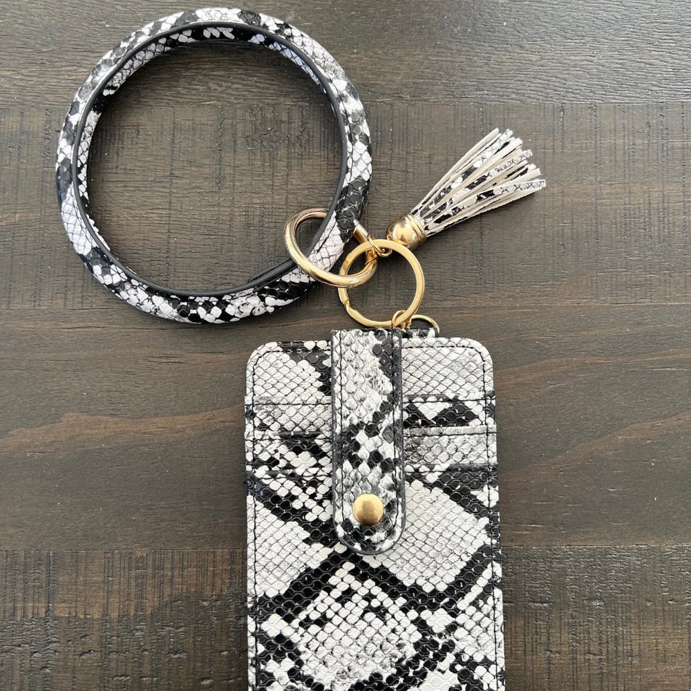 Black and White Faux Snakeskin Credit Card Keychain Bangle  NWOT
